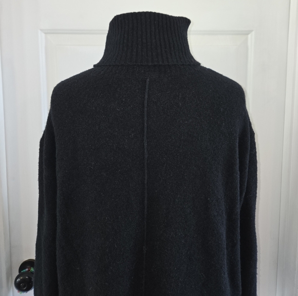 Athleta Transit Merino Wool Blend Colorblock Turtleneck Teal/Black Sweater - Picture 9 of 17